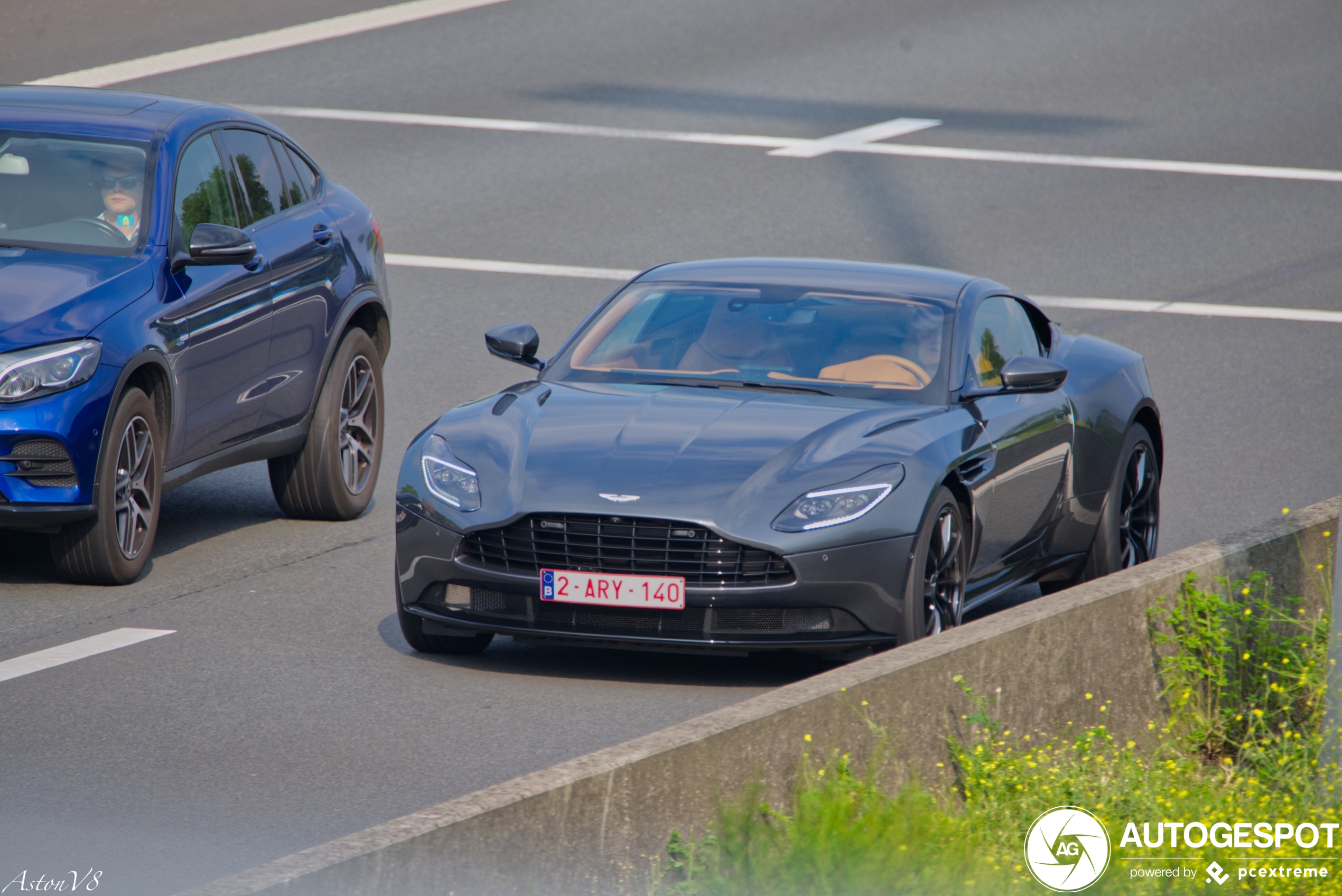 Aston Martin DB11 V8