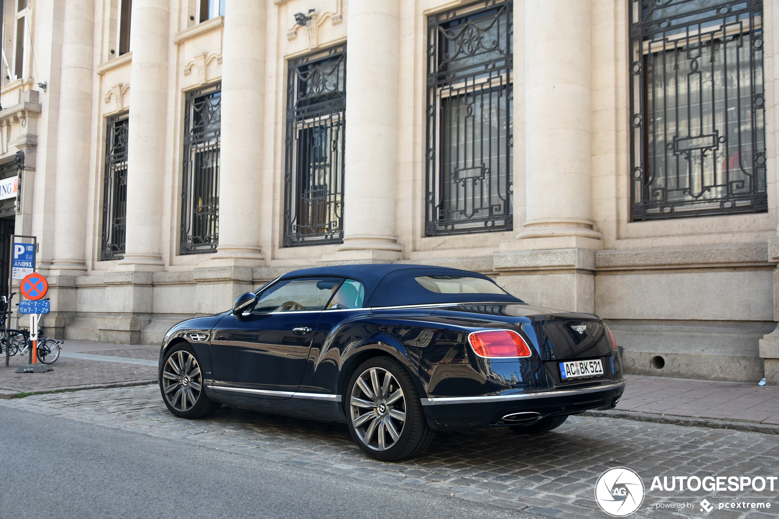 Bentley Continental GTC 2016