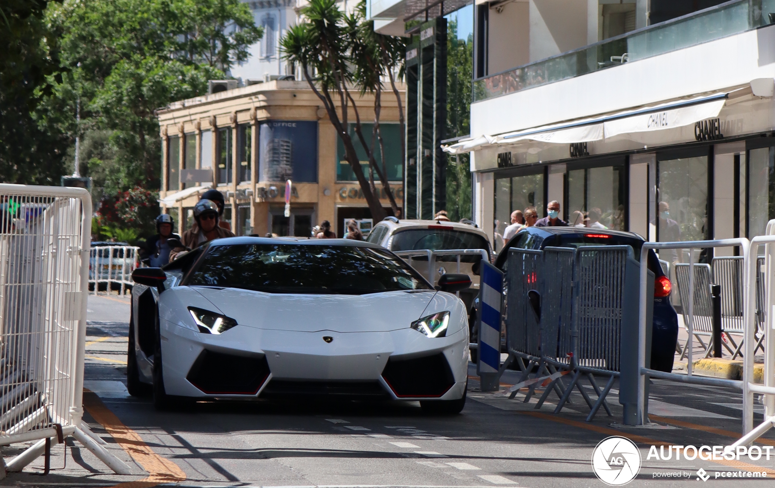 Lamborghini Aventador LP700-4 Roadster Pirelli Edition