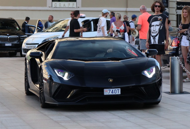 Lamborghini Aventador S LP740-4