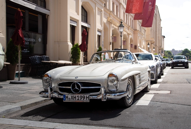 Mercedes-Benz 300SL Roadster