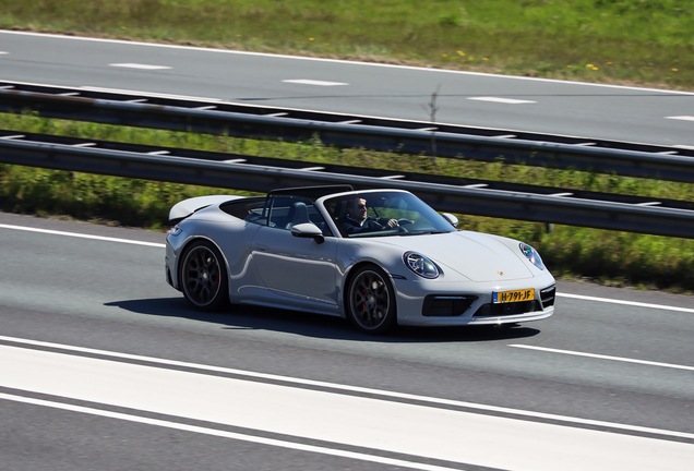 Porsche 992 Carrera 4S Cabriolet