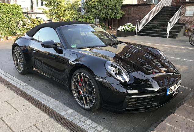 Porsche 992 Carrera 4S Cabriolet