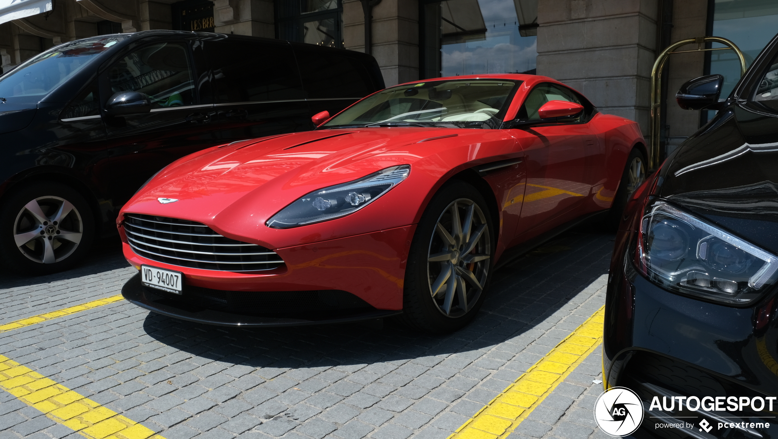 Aston Martin DB11