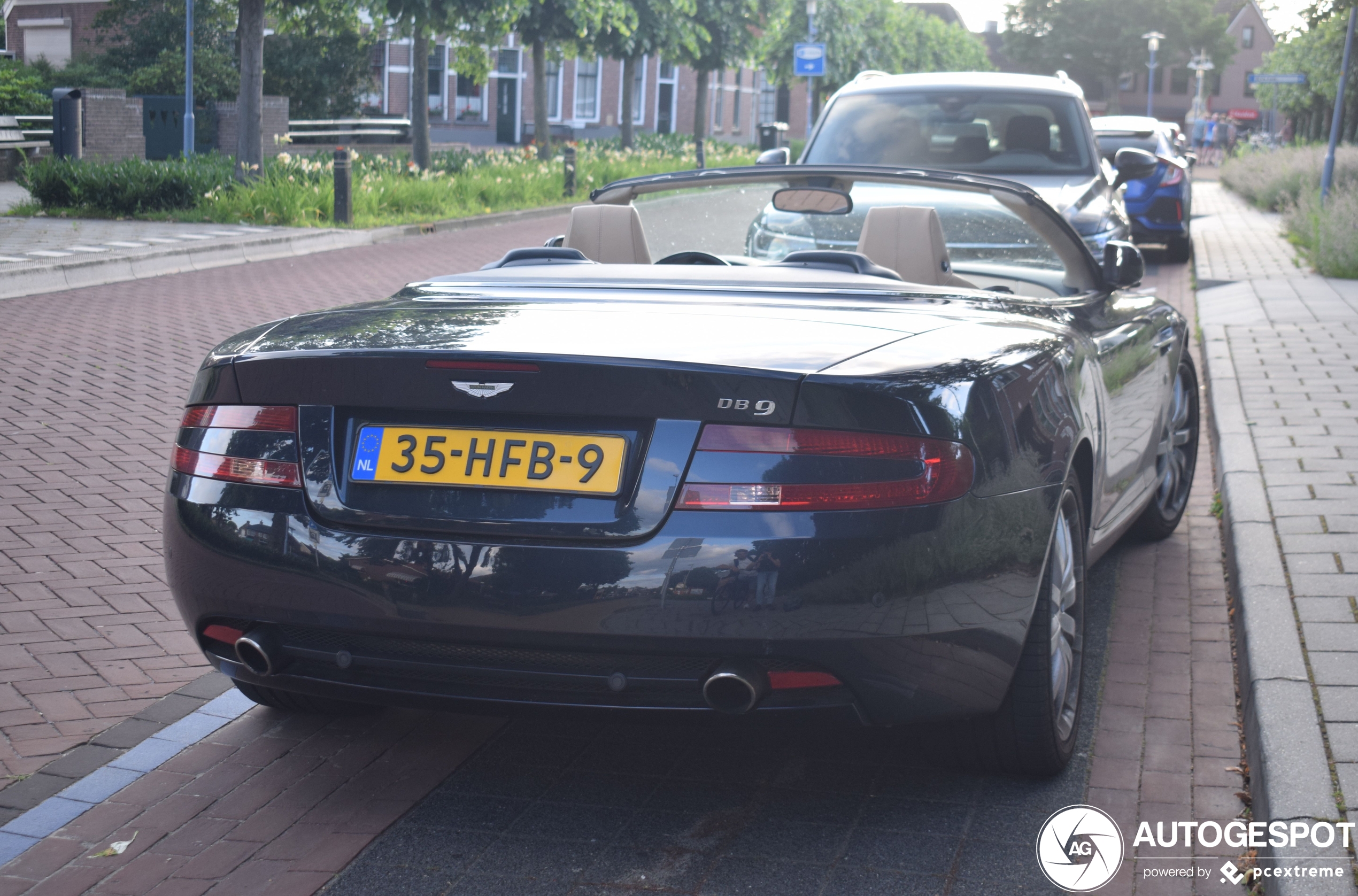 Aston Martin DB9 Volante