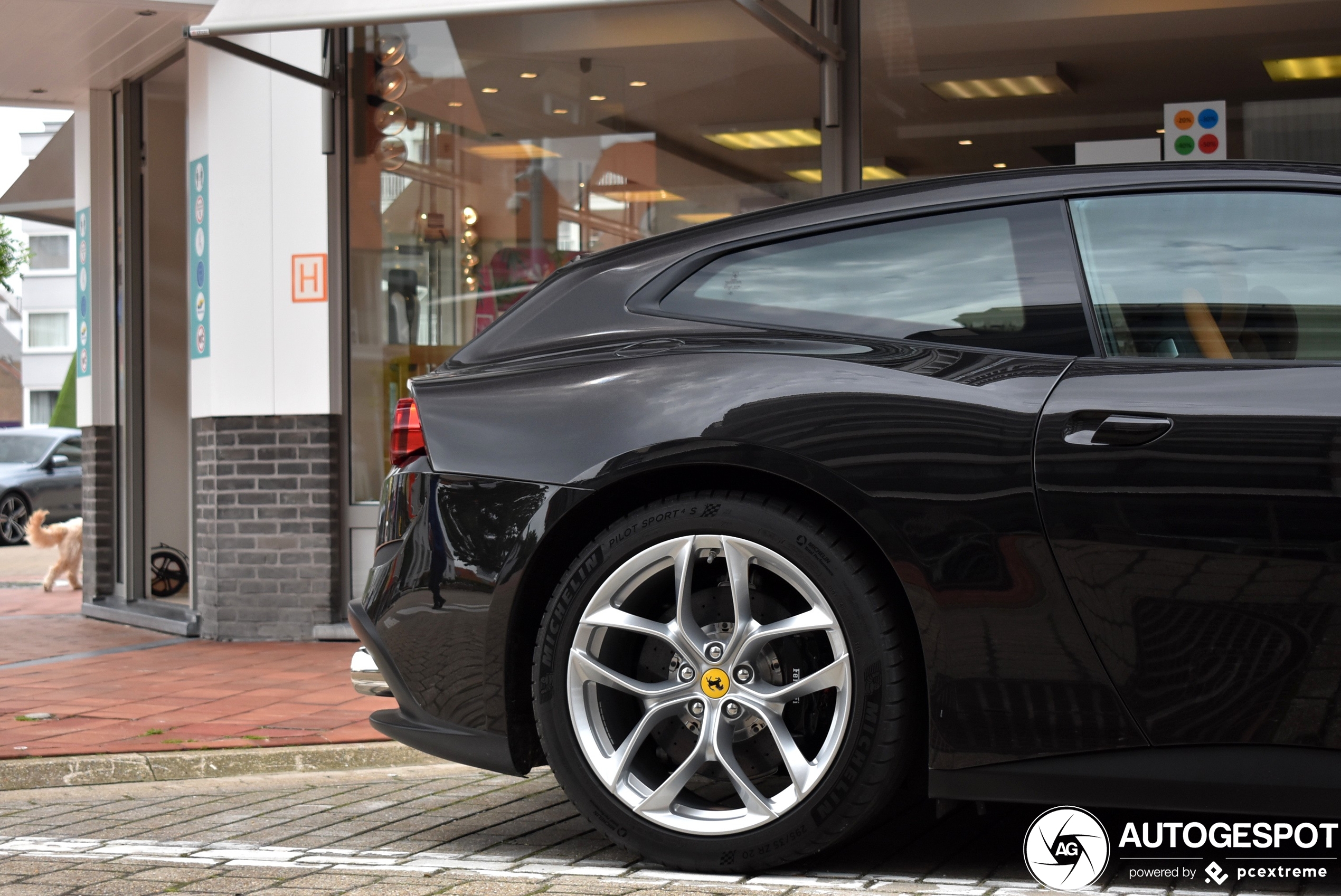 Ferrari GTC4Lusso T