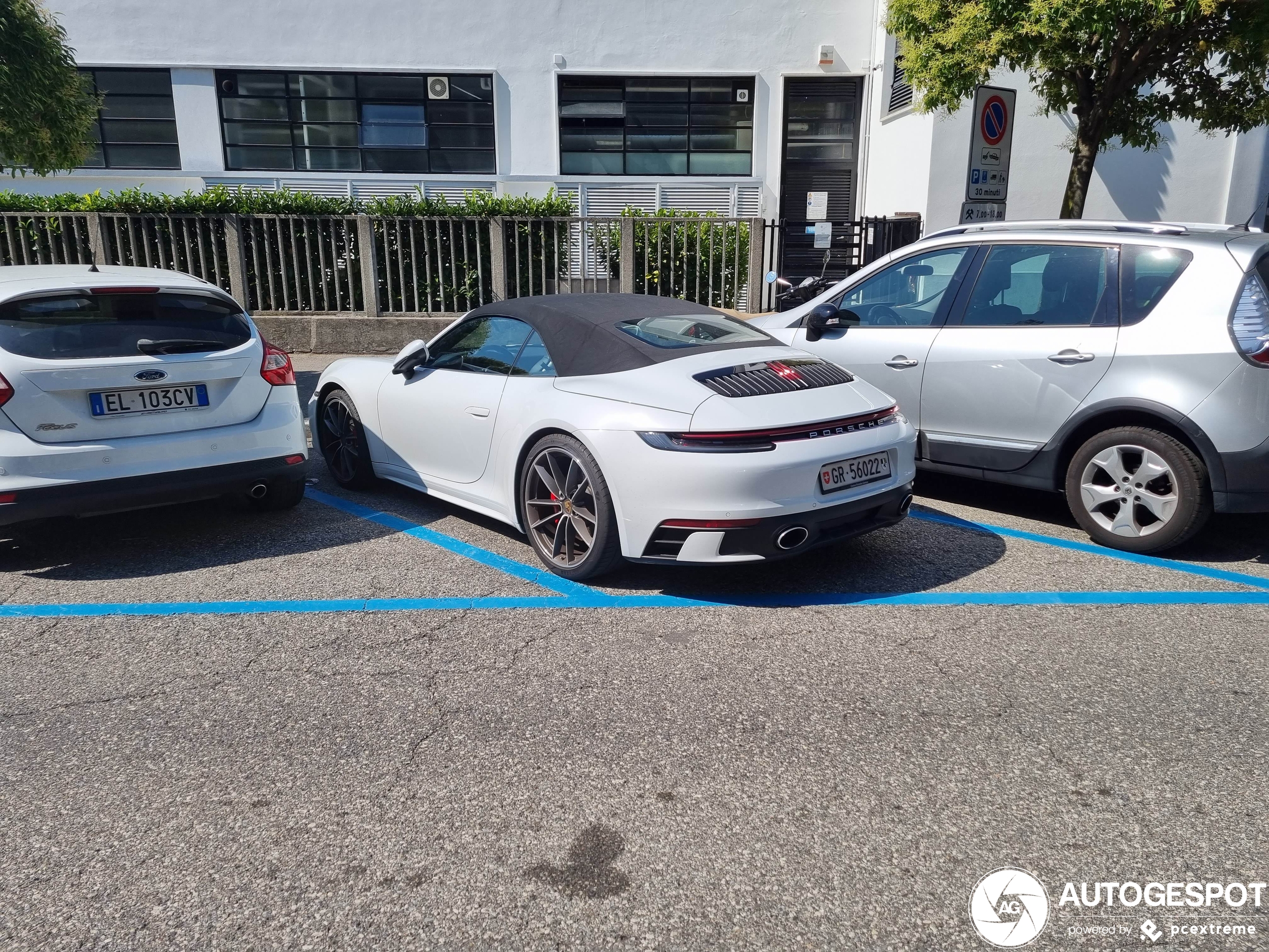 Porsche 992 Carrera 4S Cabriolet