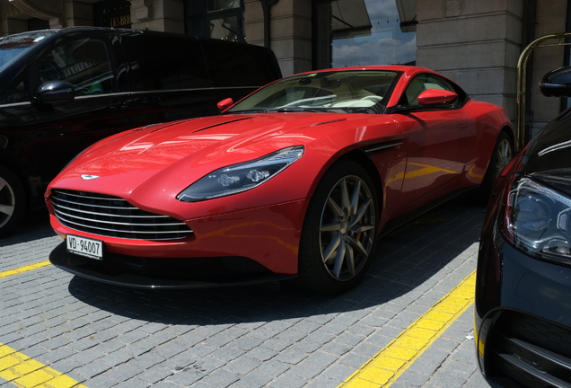 Aston Martin DB11