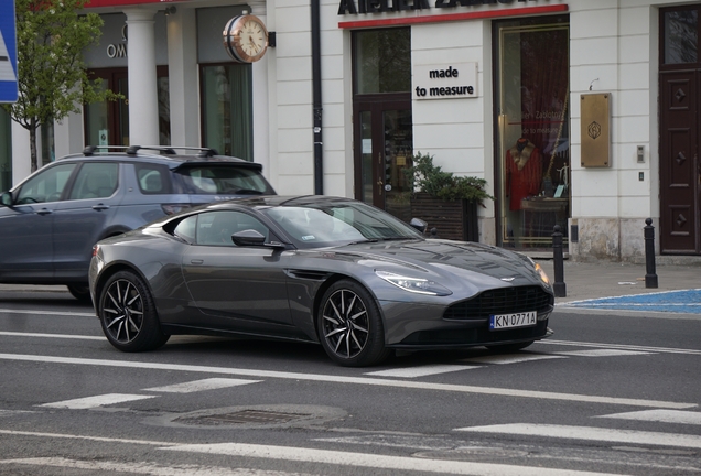 Aston Martin DB11