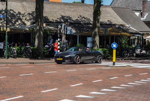 Jaguar F-TYPE R AWD Convertible