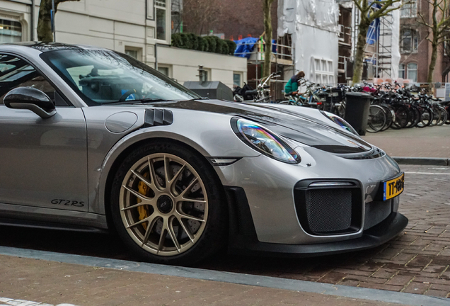 Porsche 991 GT2 RS Weissach Package