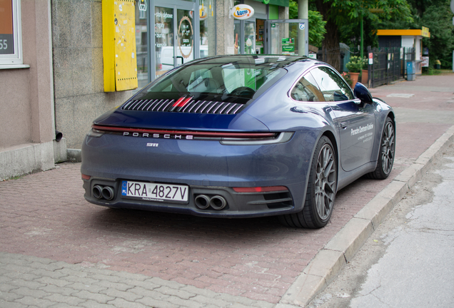 Porsche 992 Carrera 4S