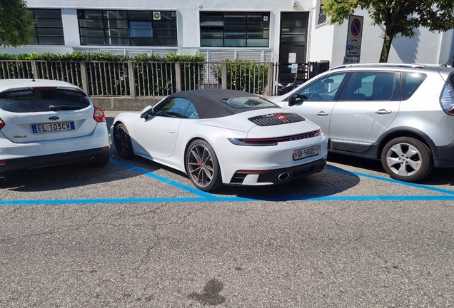 Porsche 992 Carrera 4S Cabriolet