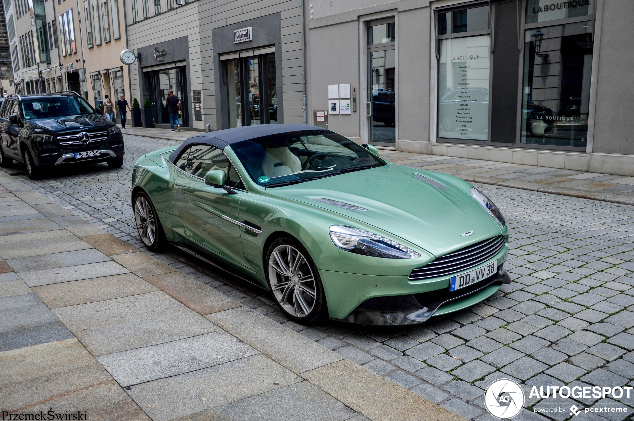 Aston Martin Vanquish Volante