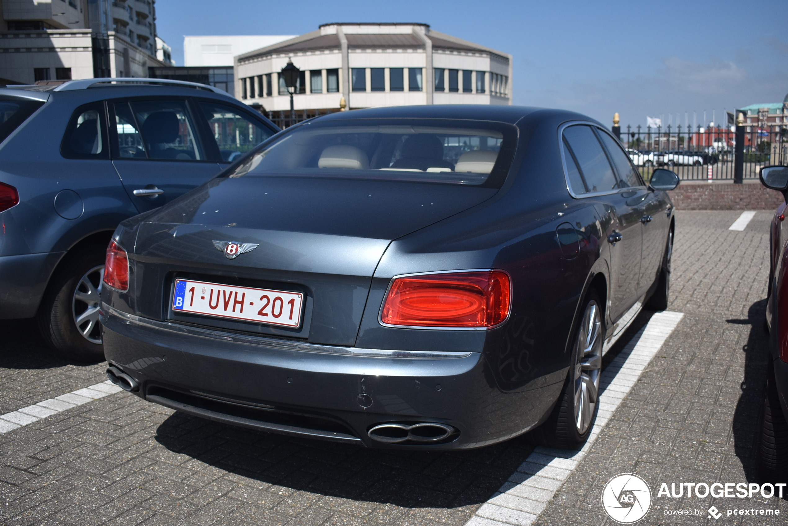 Bentley Flying Spur V8