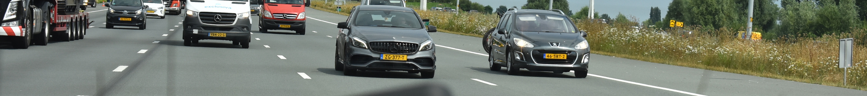 Mercedes-AMG A 45 W176 2015