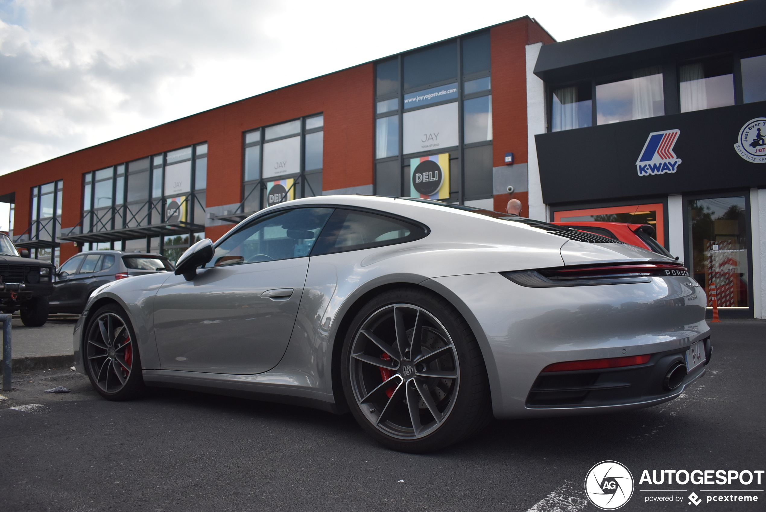 Porsche 992 Carrera 4S