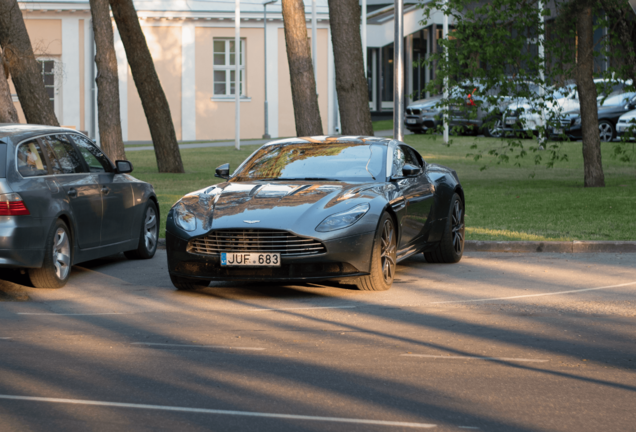 Aston Martin DB11