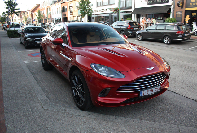 Aston Martin DBX