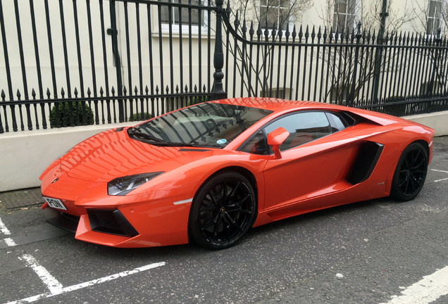 Lamborghini Aventador LP700-4