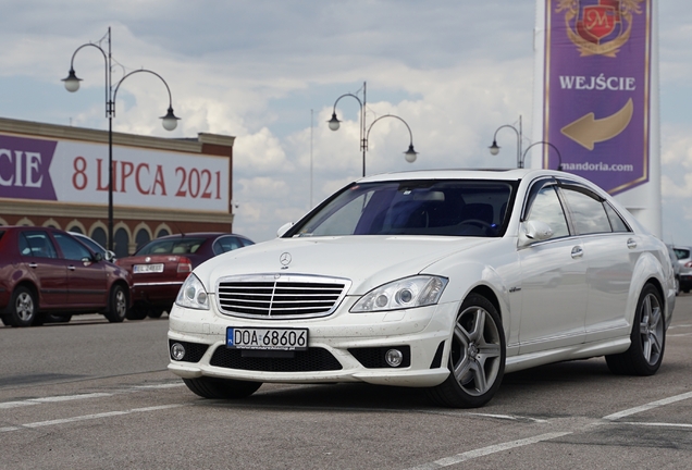 Mercedes-Benz S 63 AMG W221