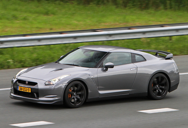 Nissan GT-R