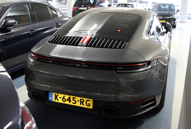 Porsche 992 Carrera 4S