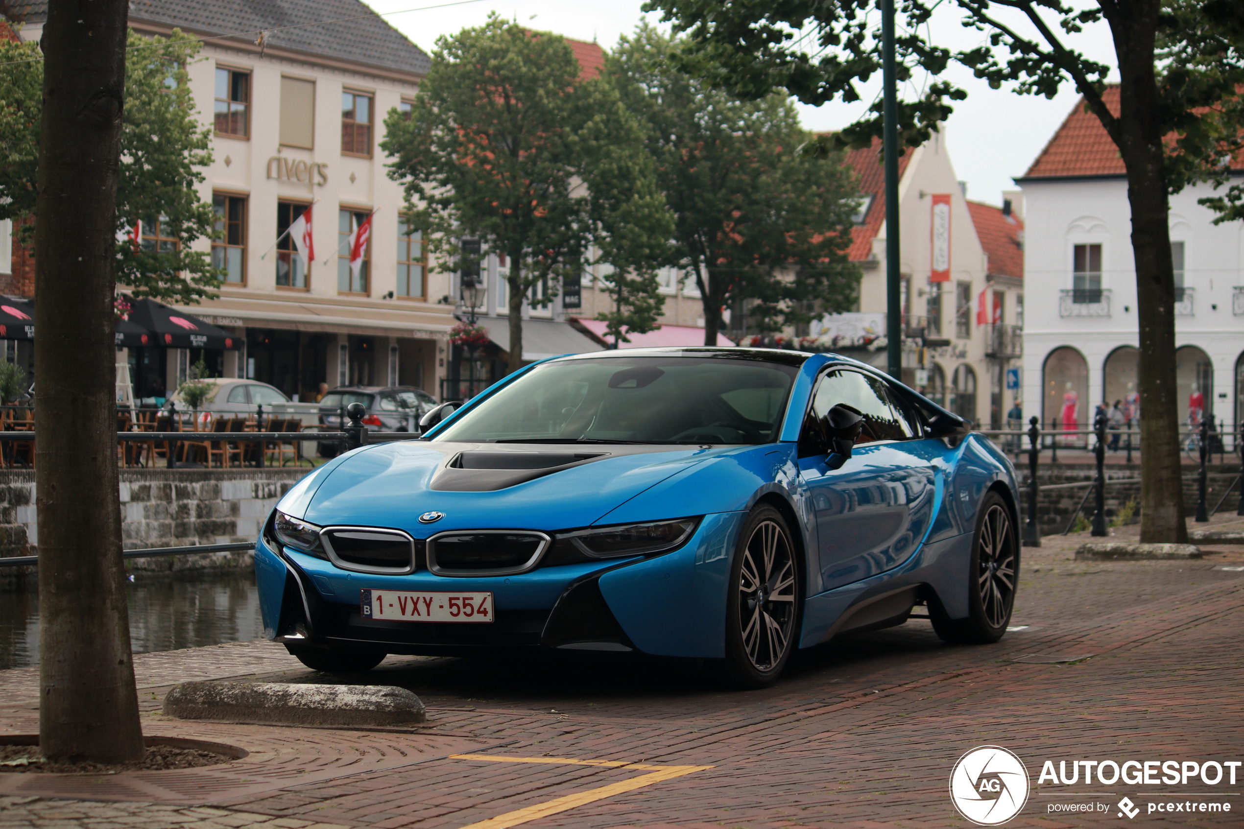 BMW i8