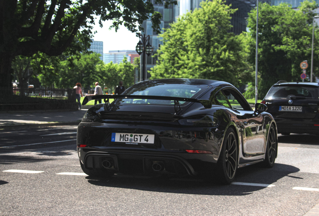 Porsche 718 Cayman GT4