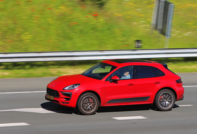 Porsche 95B Macan GTS