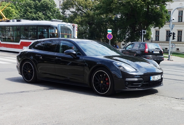 Porsche 971 Panamera GTS Sport Turismo