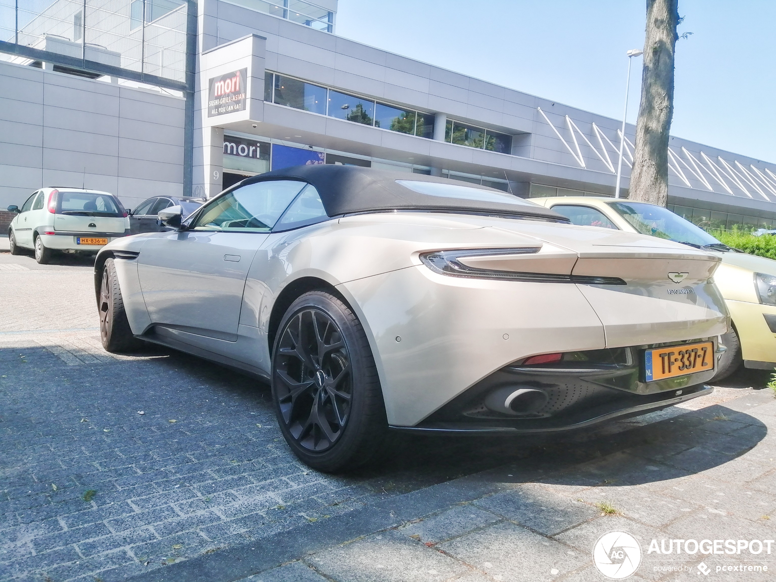 Aston Martin DB11 V8 Volante