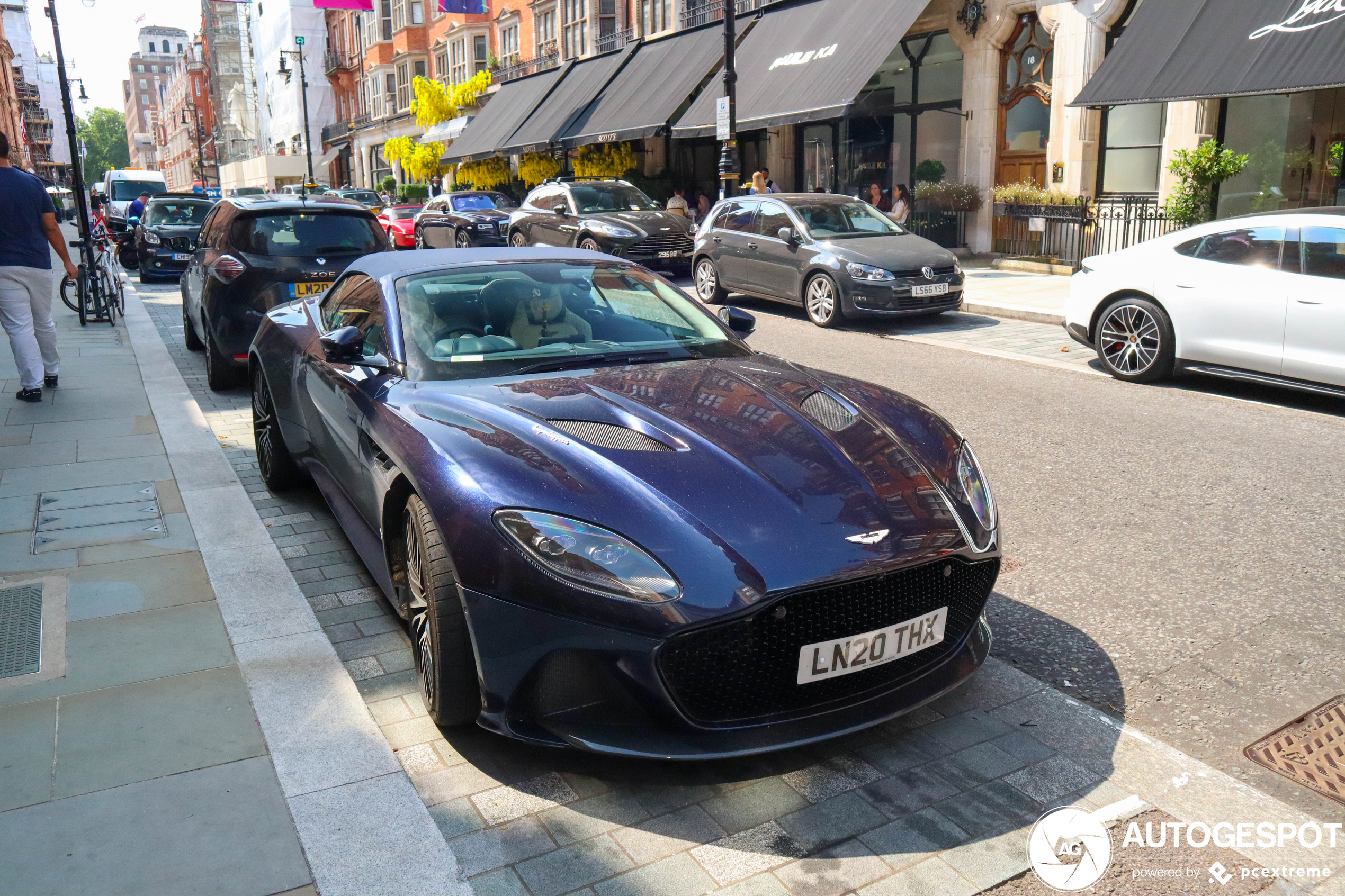 Aston Martin DBS Superleggera Volante