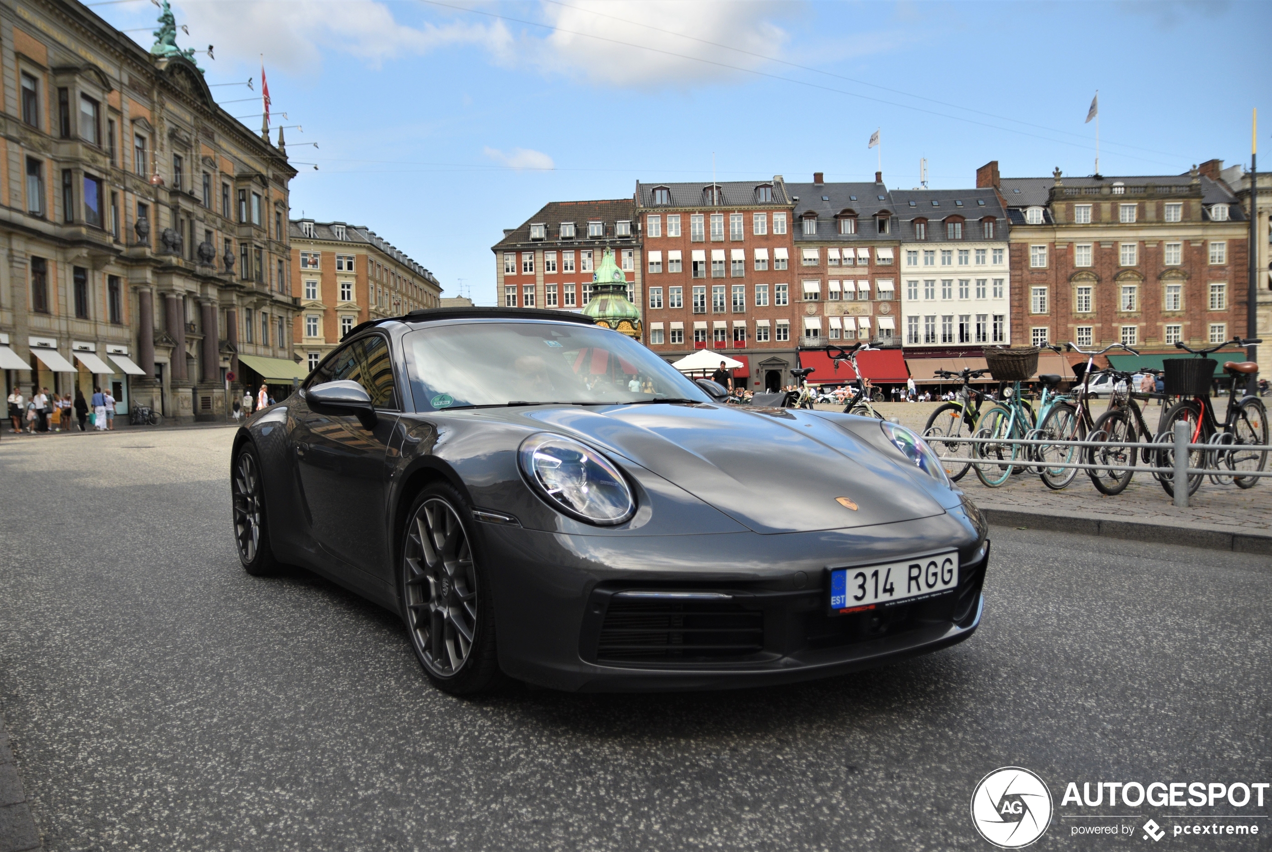 Porsche 992 Carrera 4S