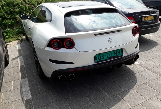 Ferrari GTC4Lusso T