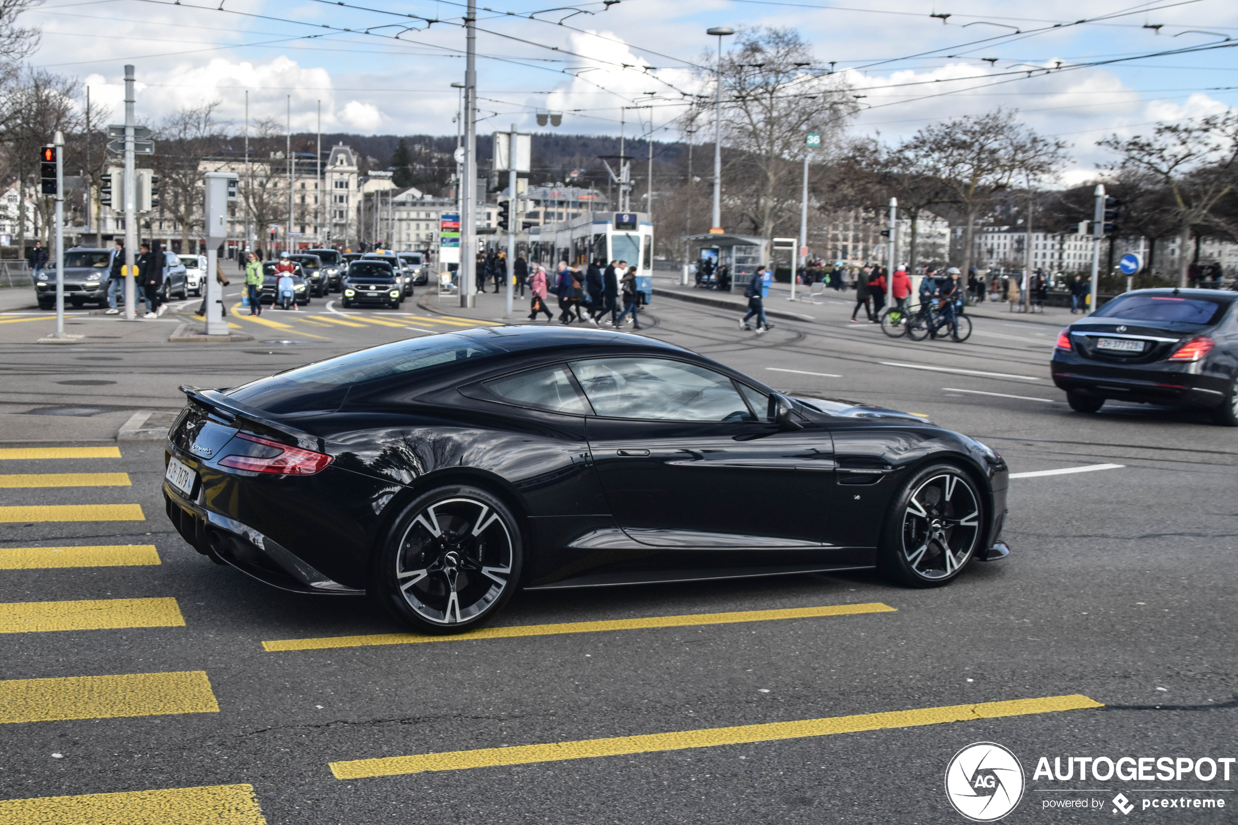 Aston Martin Vanquish S 2017