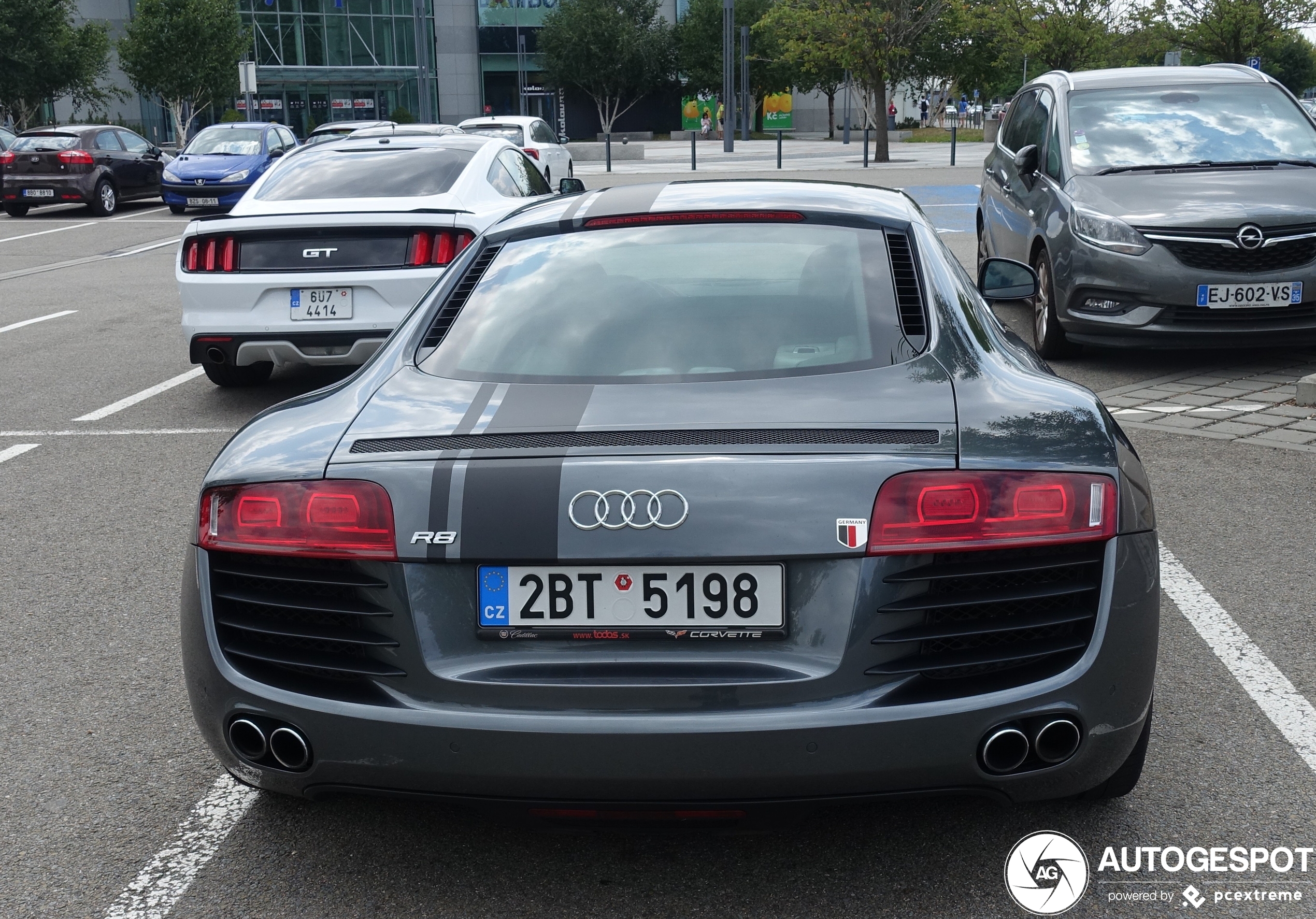 Audi R8