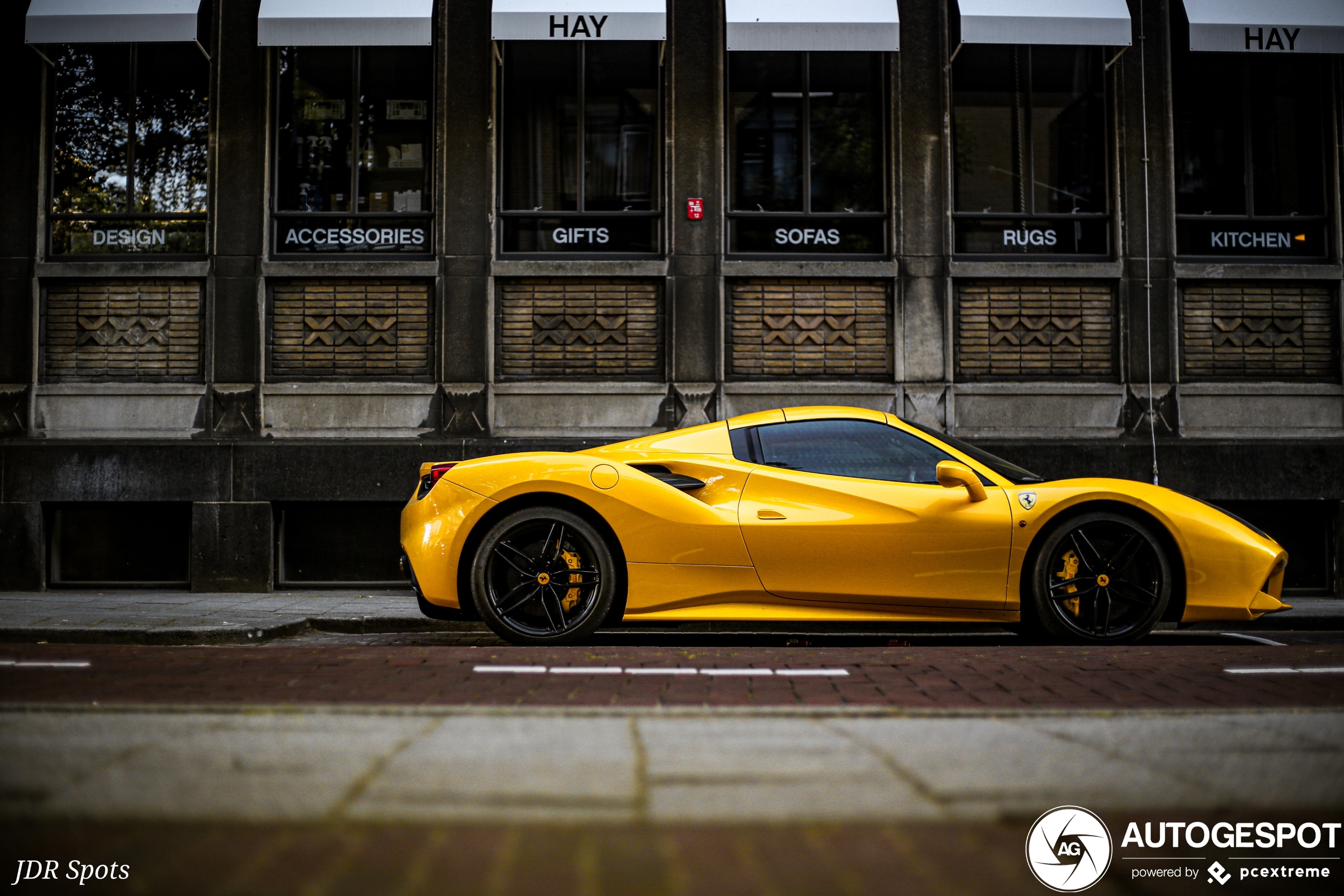 Ferrari 488 Spider