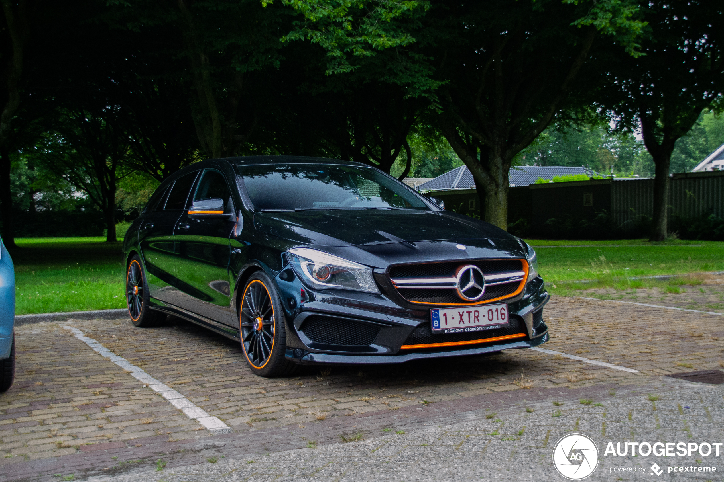 Mercedes-AMG CLA 45 Shooting Brake OrangeArt Edition