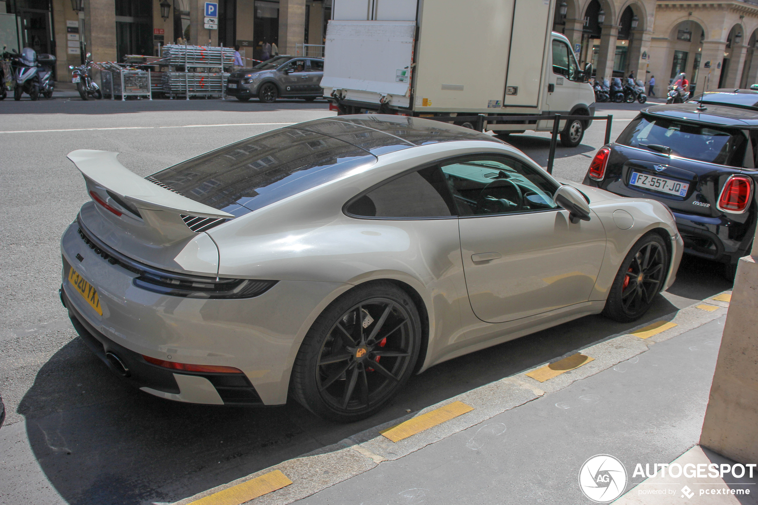 Porsche 992 Carrera 4S