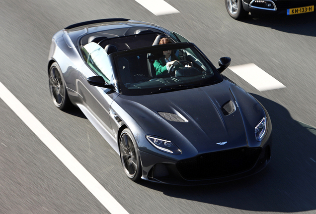 Aston Martin DBS Superleggera Volante