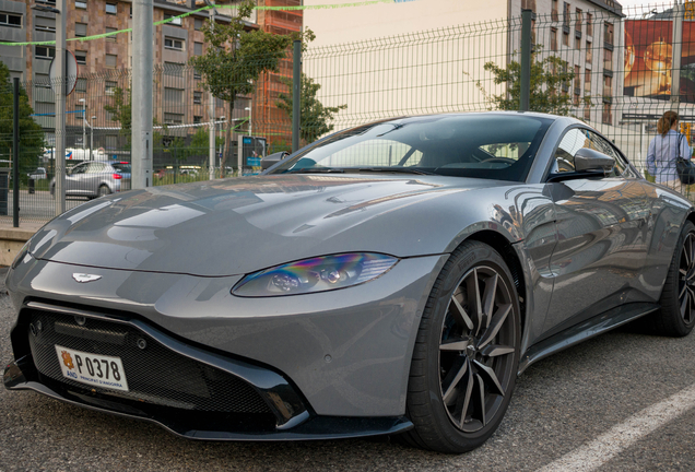 Aston Martin V8 Vantage 2018