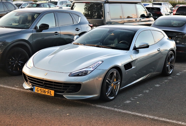 Ferrari GTC4Lusso T