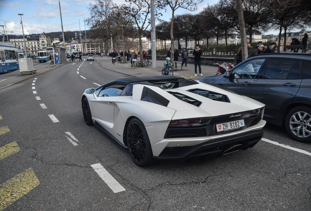 Lamborghini Aventador S LP740-4 Roadster