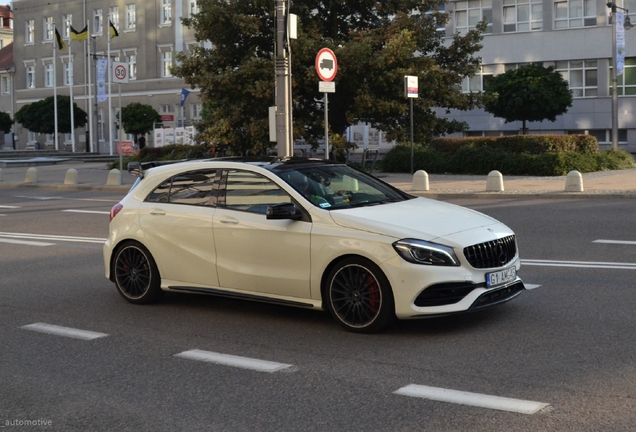 Mercedes-AMG A 45 W176 2015