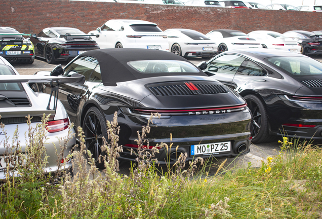 Porsche 992 Carrera 4S Cabriolet