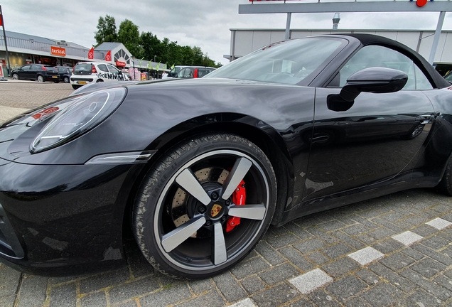 Porsche 992 Carrera 4S Cabriolet