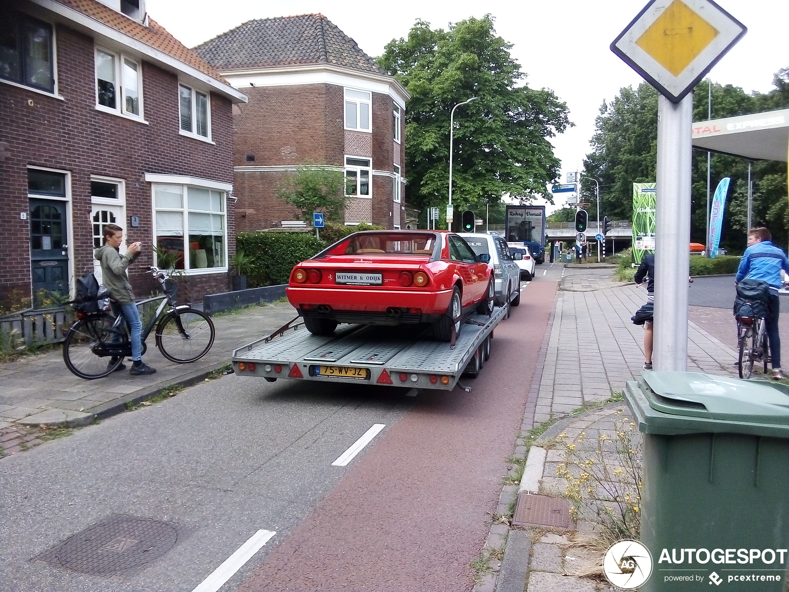 Ferrari Mondial 3.2