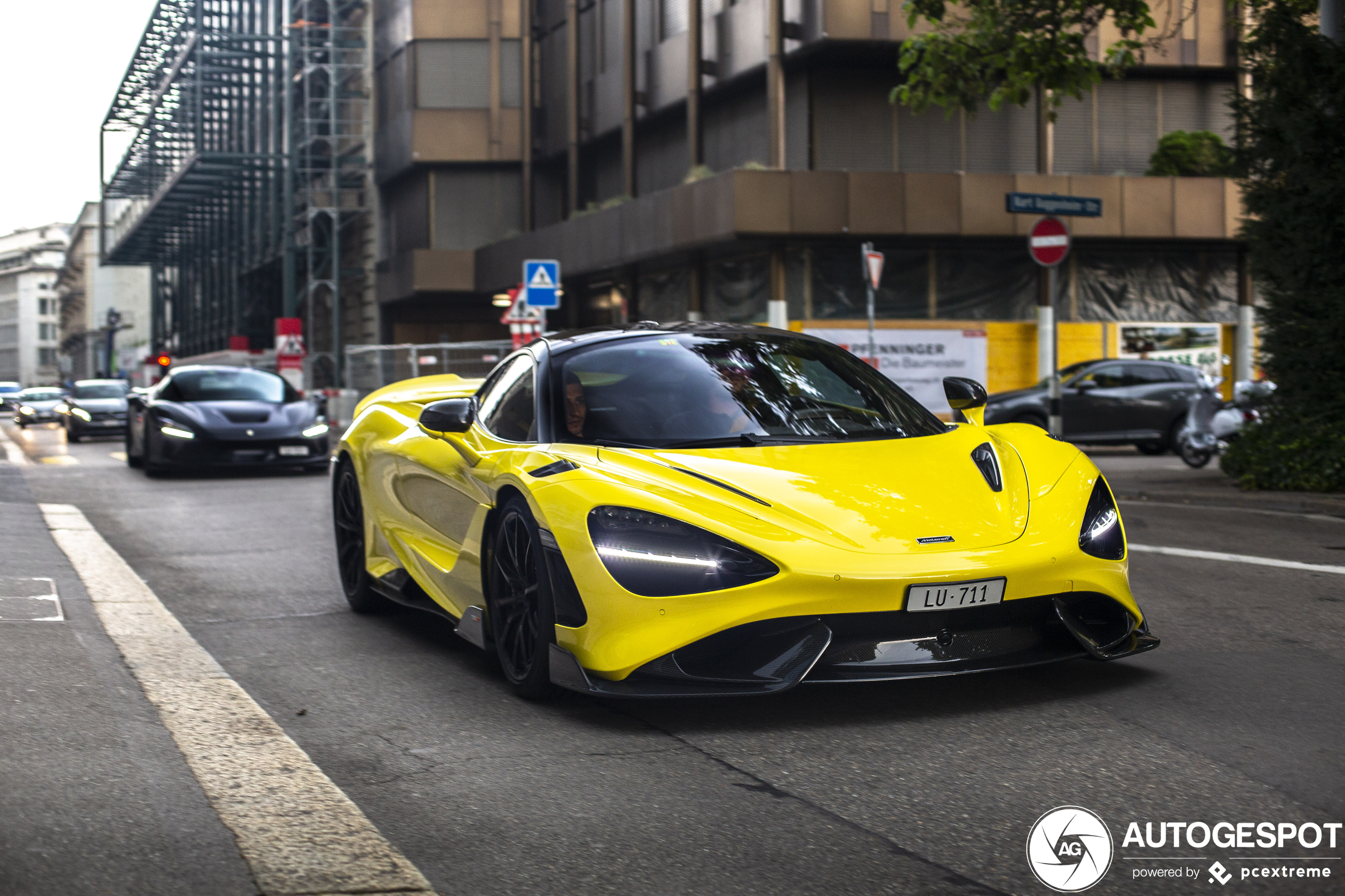 Viermaal de McLaren 765LT in lekkere kleuren