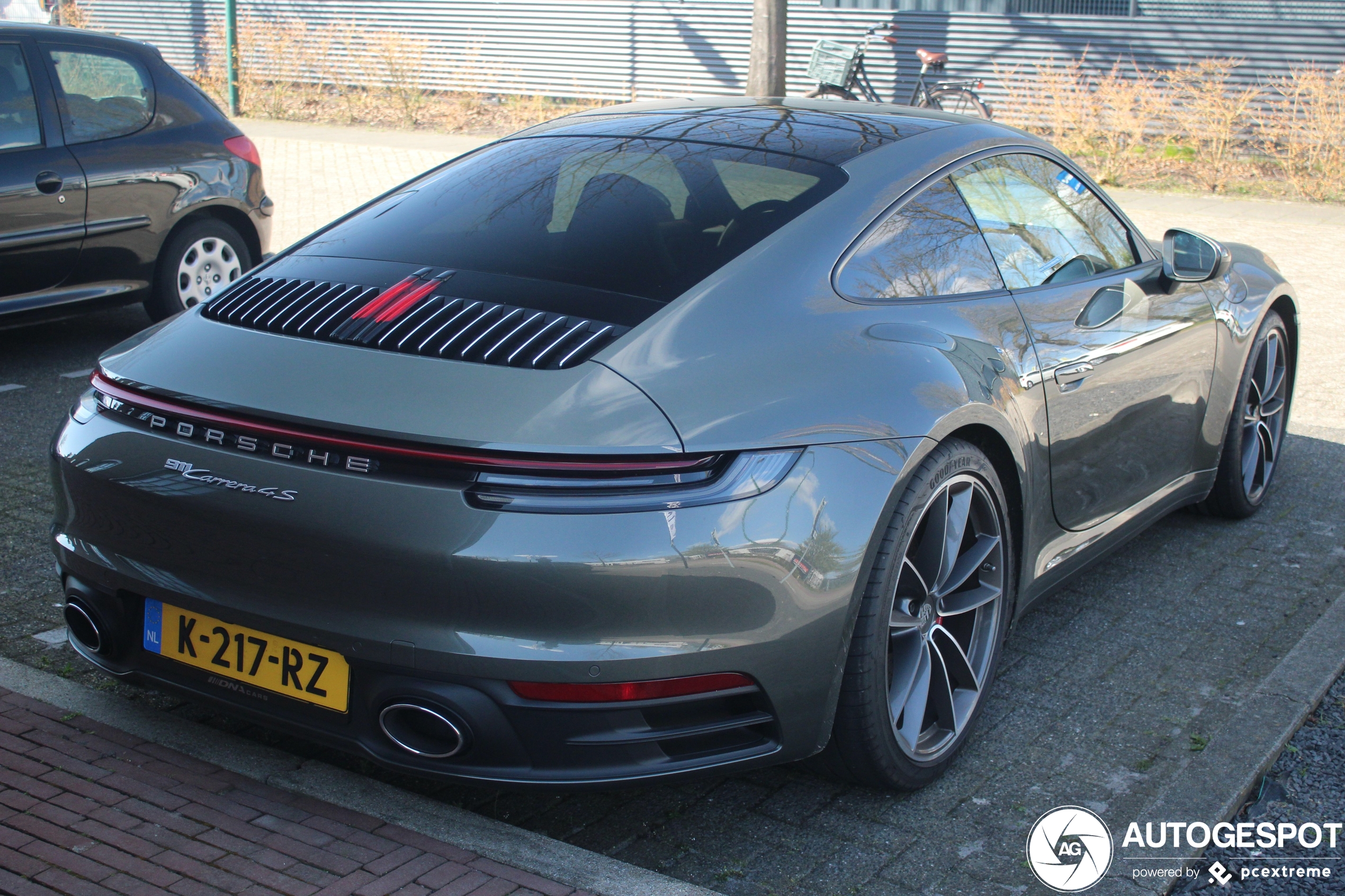 Porsche 992 Carrera 4S